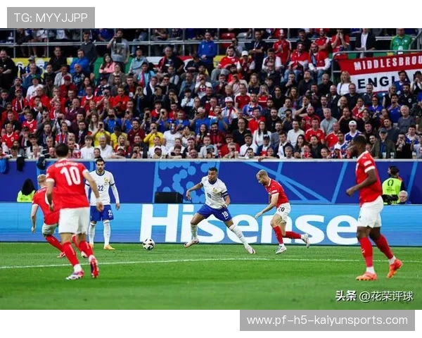 姆巴佩带球突破后分球，法国前场多线进攻令人窒息——速度、空间与战术美学的交响