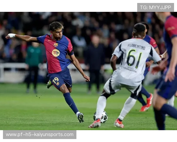 巴黎圣日耳曼推进到位，登贝莱完成射门